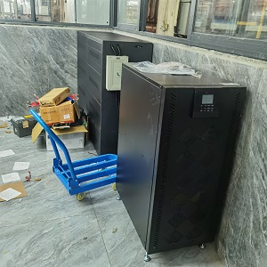 ups電源 (4).jpg